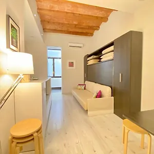 Apartamento True Design In Heart Of Noble Bcn, Barcelona